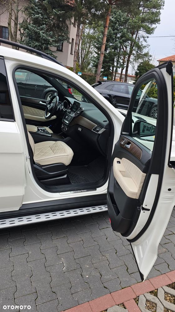 Mercedes-Benz GLS - 15