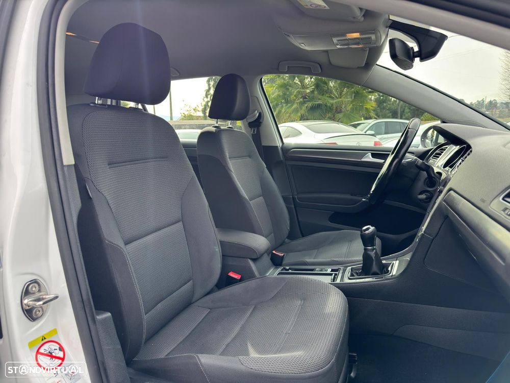 VW Golf 1.6 TDI Confortline - 14