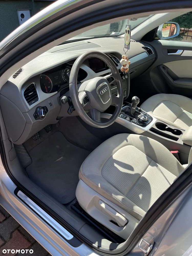 Audi A4 Avant 2.0 TDI DPF Attraction - 12