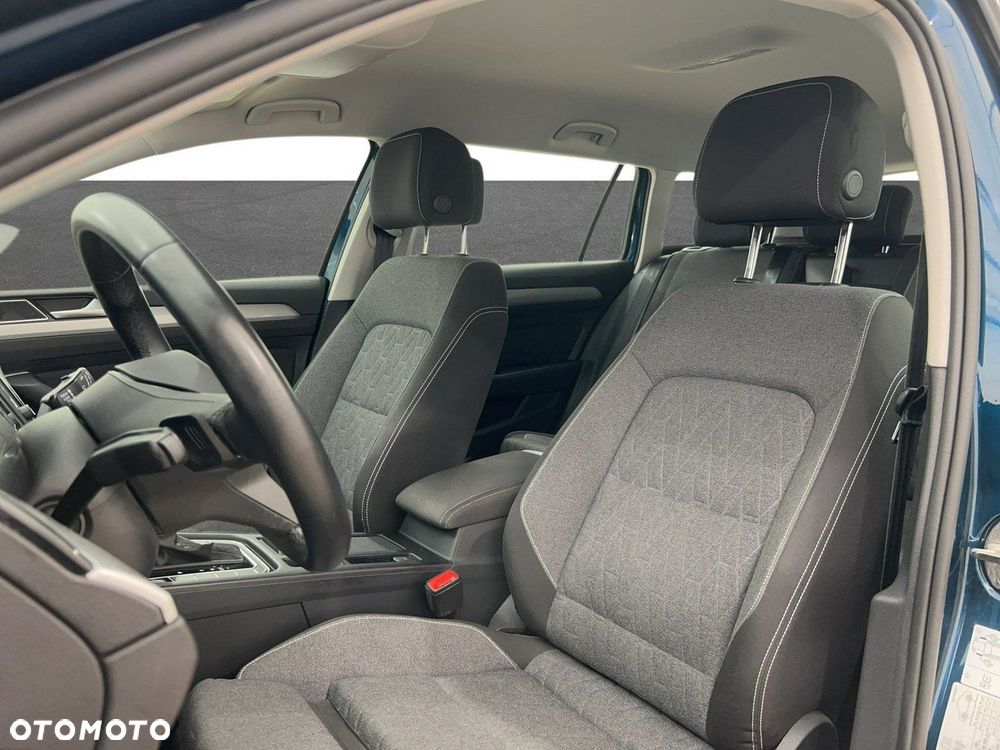 Volkswagen Passat - 16