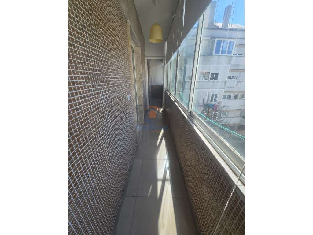 ARRENDAMENTO | Apartamento T2 com Varanda | Penha de França, Lisboa - Grande imagem: 2/19