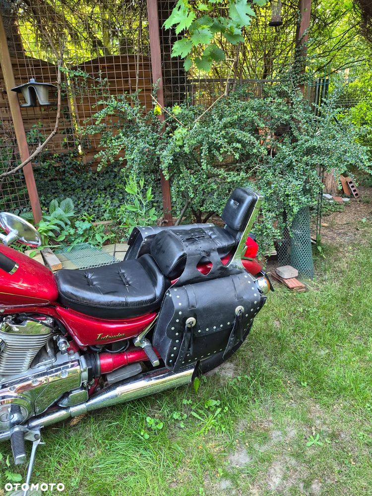 Suzuki Intruder - 3