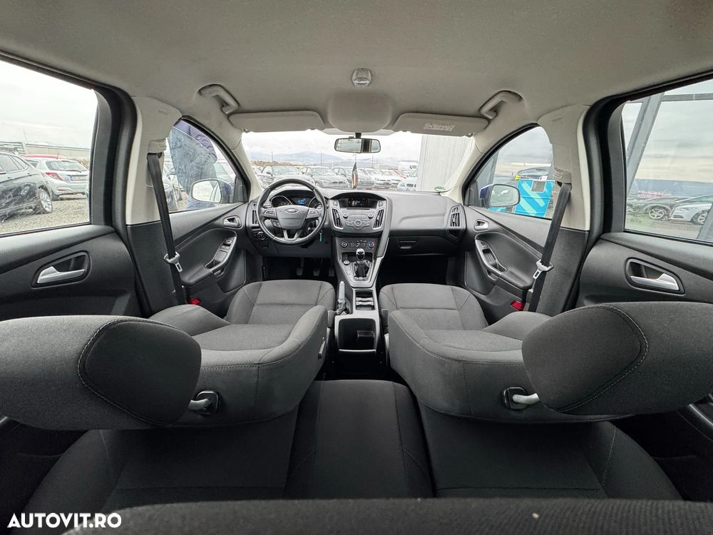 Ford Focus 1.0 EcoBoost Trend - 27