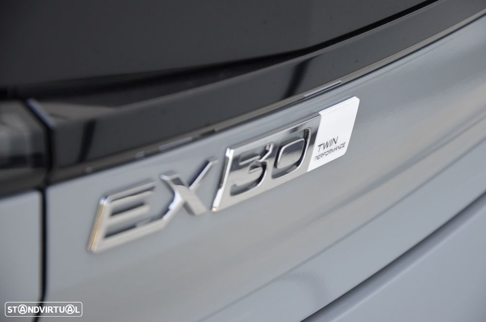 Volvo EX30 Cross Country 69 kWh Twin Motor Ultra - 32