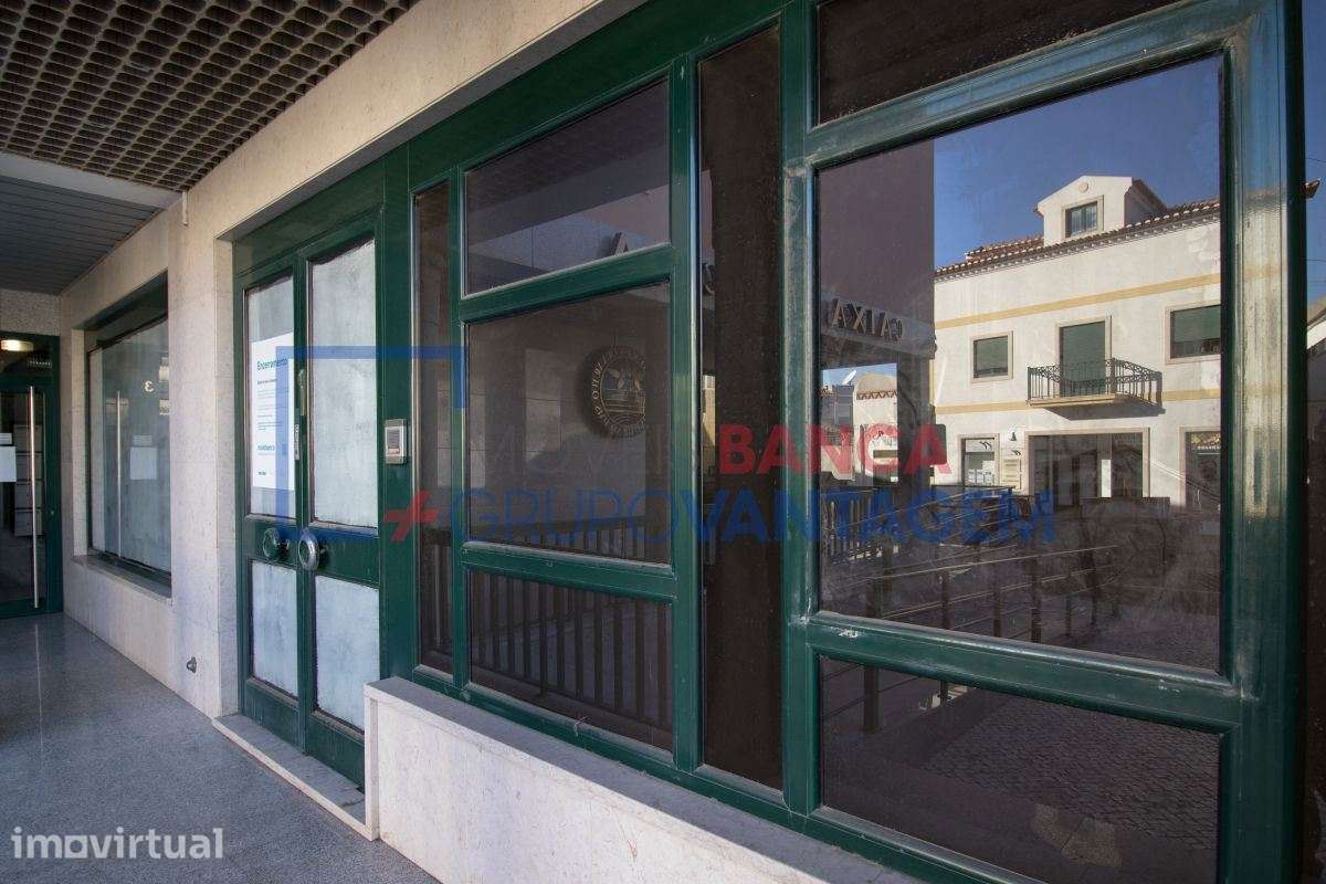 Espaço Comercial de 211 m² em A-dos-Cunhados | Torres Vedras - Grande imagem: 3/29