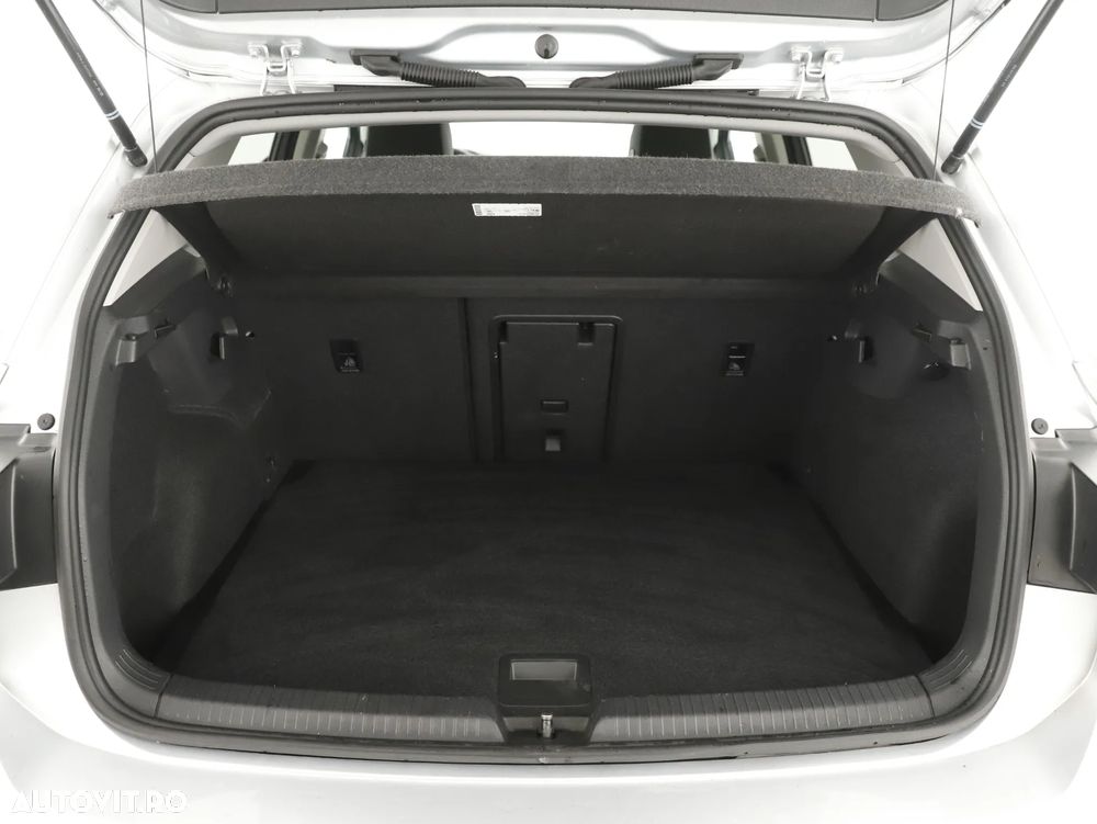 Volkswagen Golf 2.0 TDI SCR DSG Life - 25