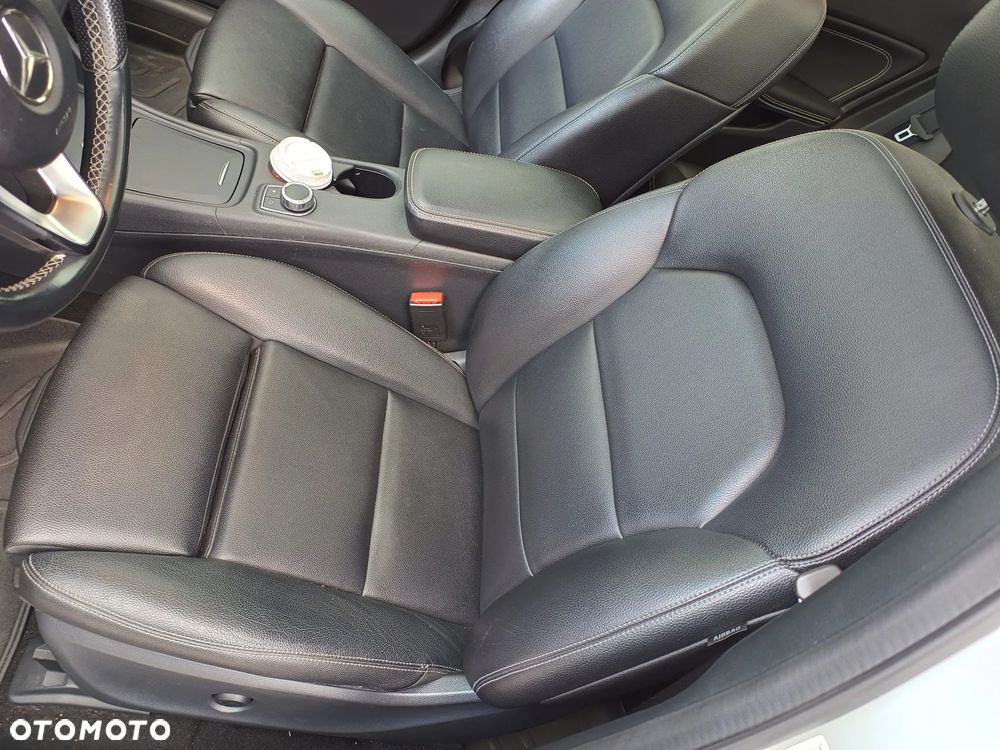 Mercedes-Benz GLA 250 4Matic 7G-DCT AMG Line - 10