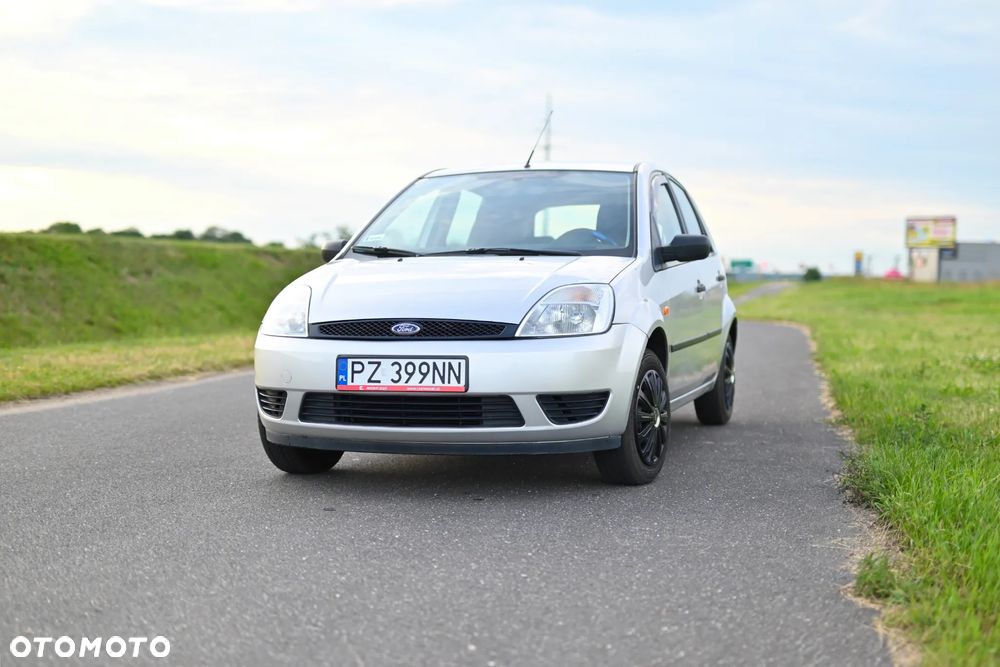 Ford Fiesta 1.3 Ambiente - 1