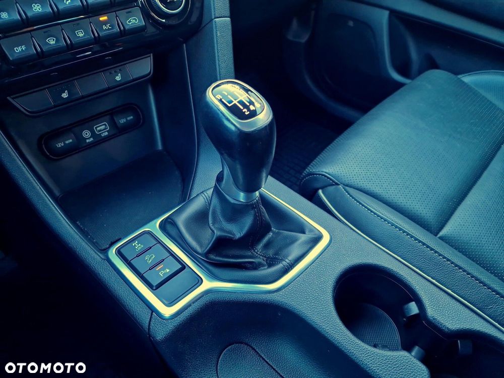 Kia Sportage 2.0 CRDI Business Line 4WD - 23