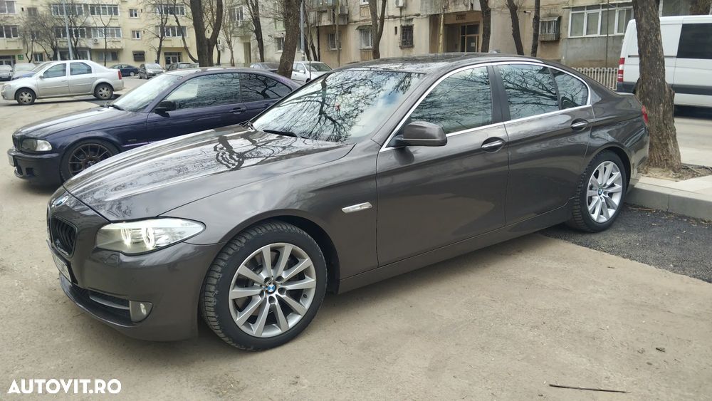 BMW Seria 5 525d xDrive - 2
