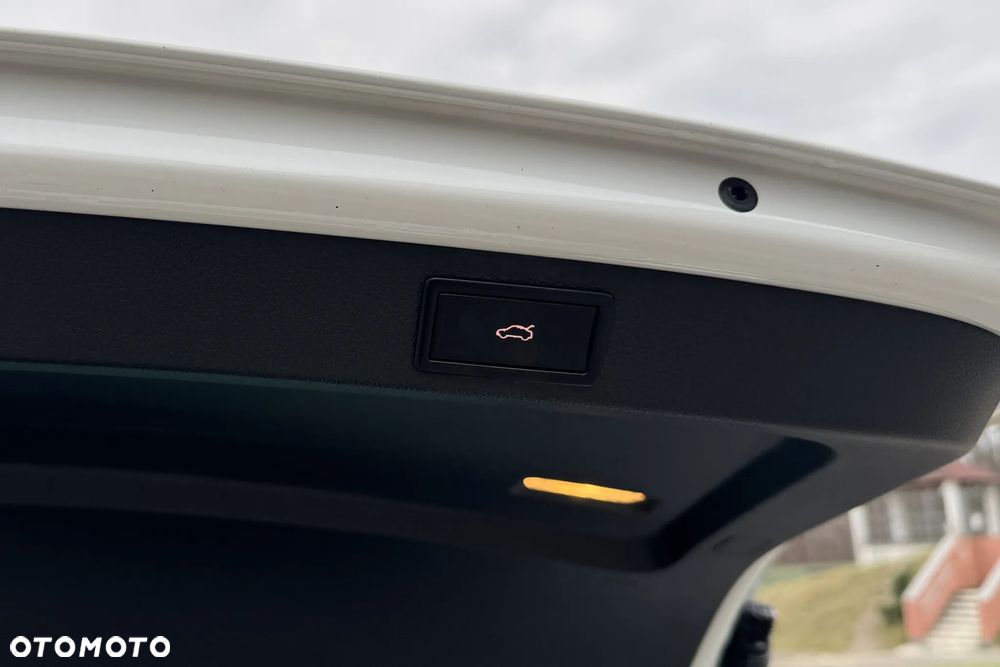 Skoda Superb 2.0 TDI Sportline - 23