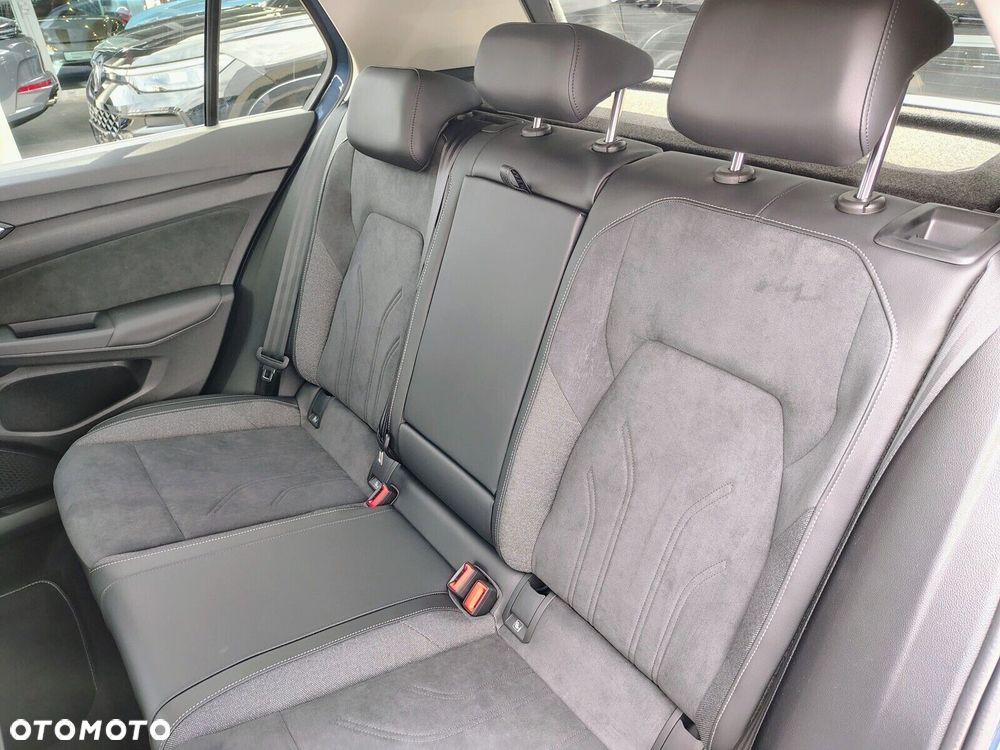 Volkswagen Golf - 22