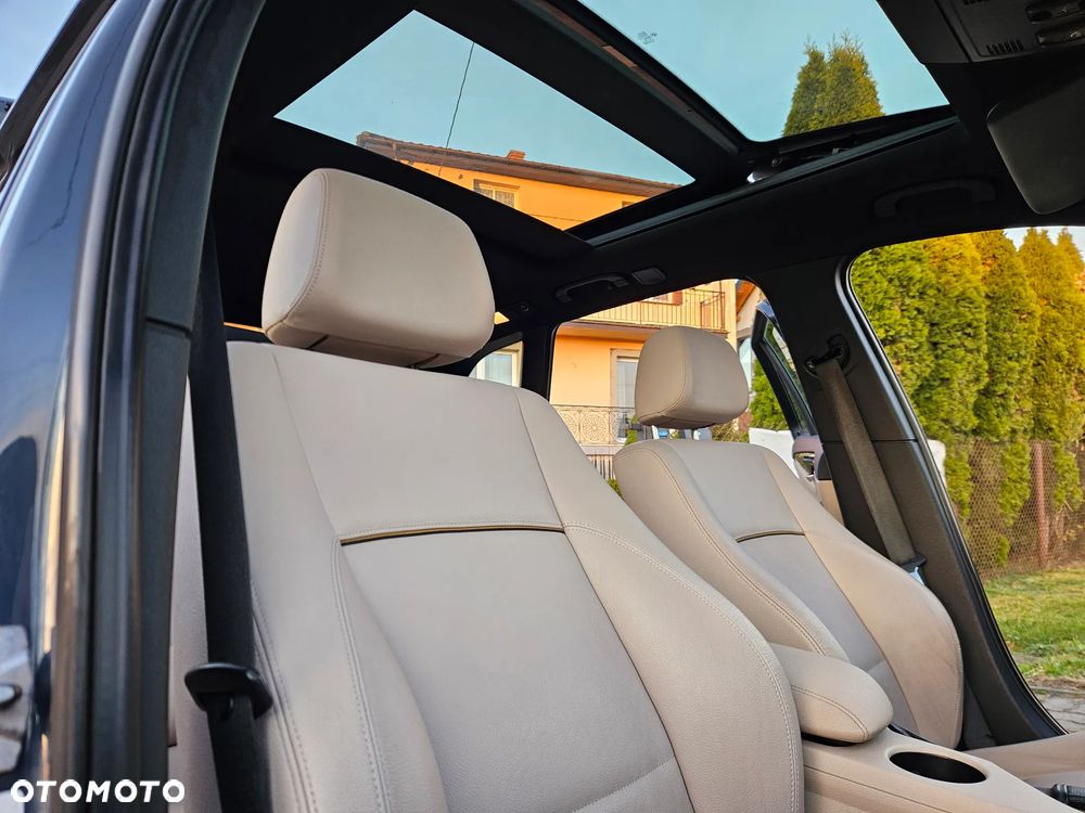 BMW X1 xDrive28i xLine - 29