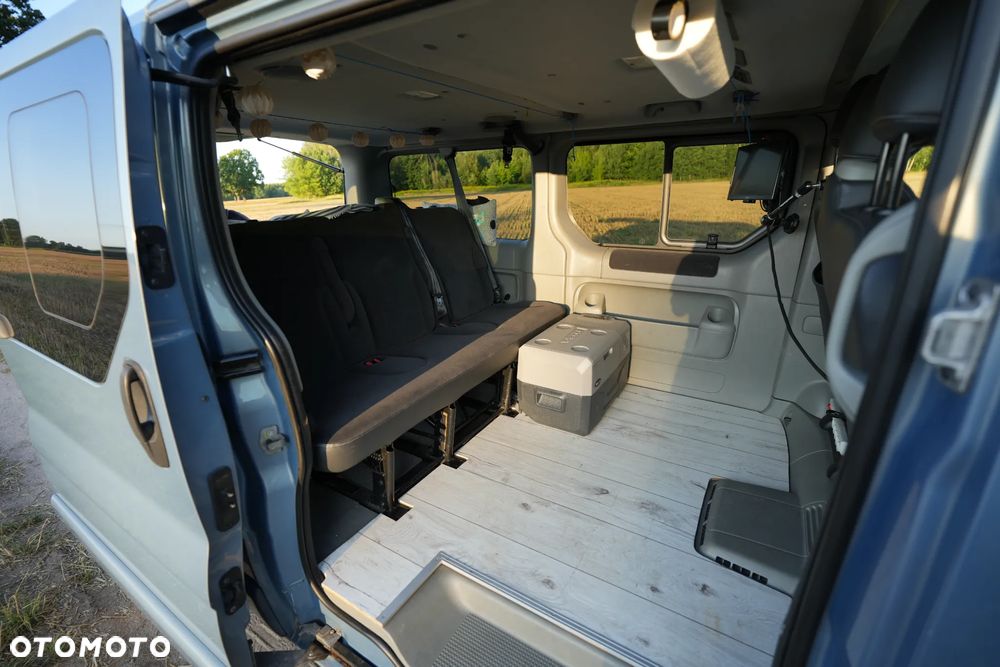 Renault Trafic Grand Passenger Black Edition - 10