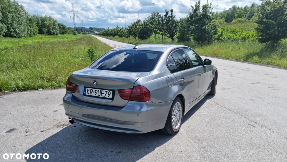 BMW Seria 3 318d - 5