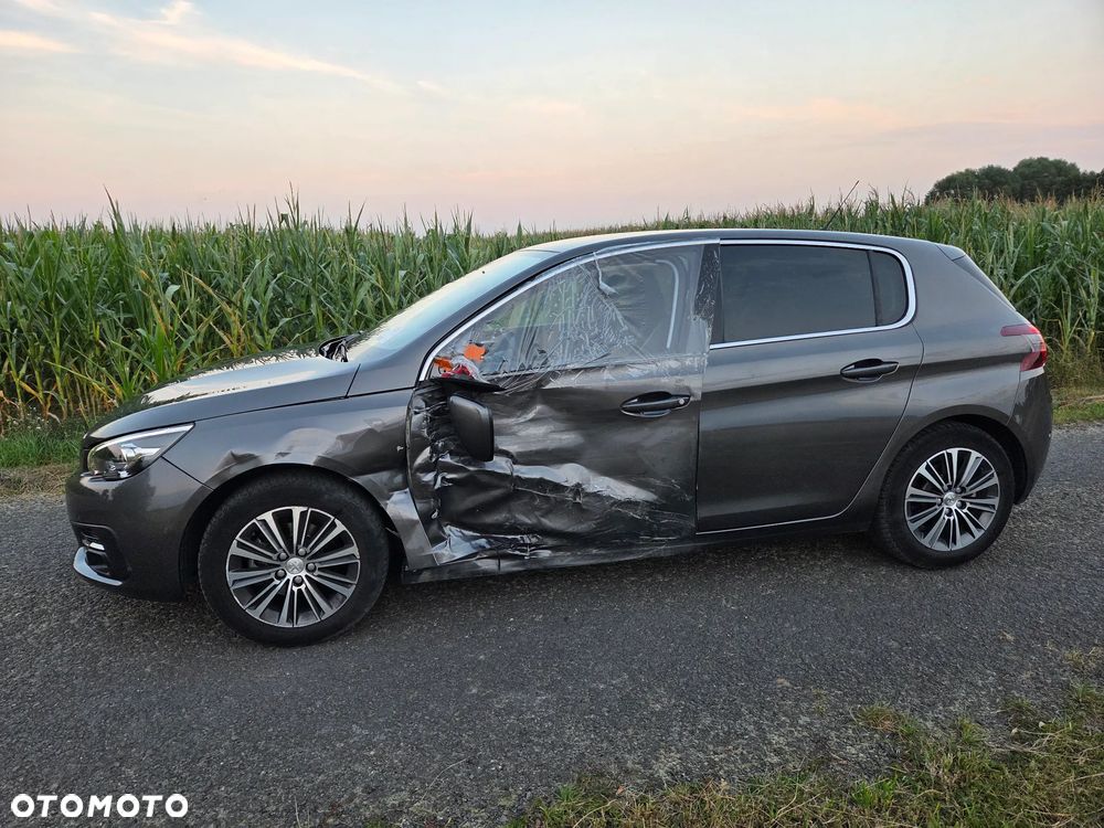 Peugeot 308 1.2 PureTech GPF Road Trip S&S EAT8 - 12