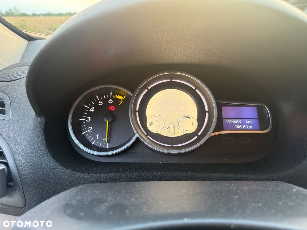 Renault Megane 1.6 16V Style Edition - 12