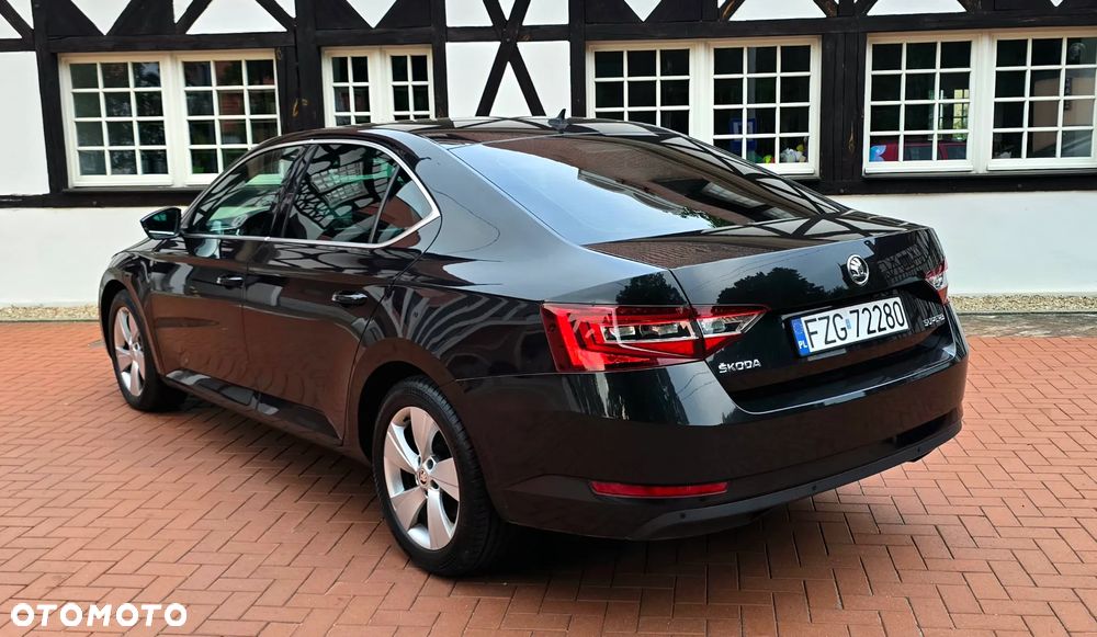 Skoda Superb 2.0 TDI Active DSG - 4