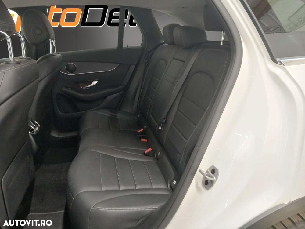 Mercedes-Benz GLC 300 de 4Matic 9G-TRONIC - 11