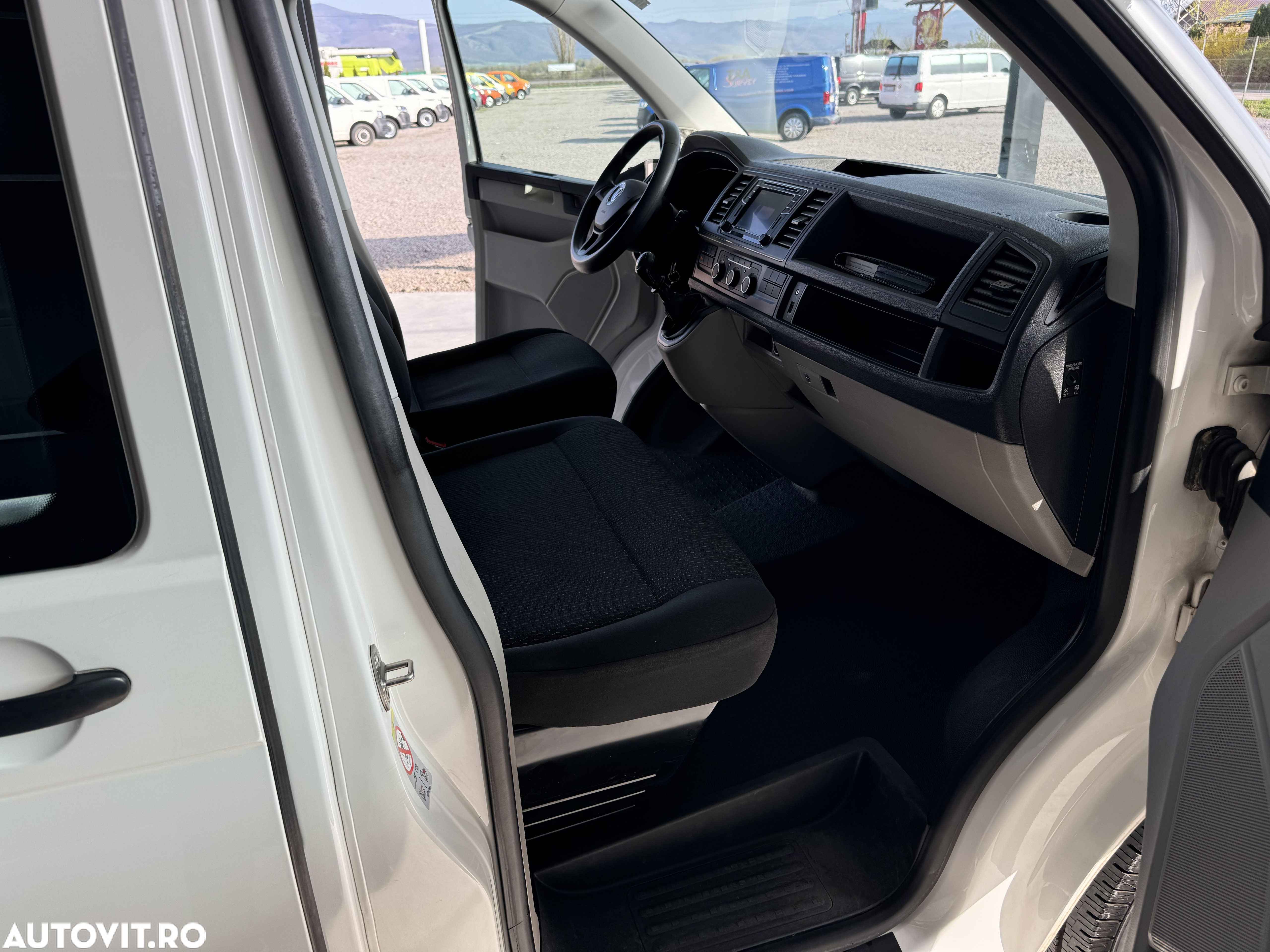 Volkswagen Caravelle T6 2.0 TDI KR Comfortline - 14