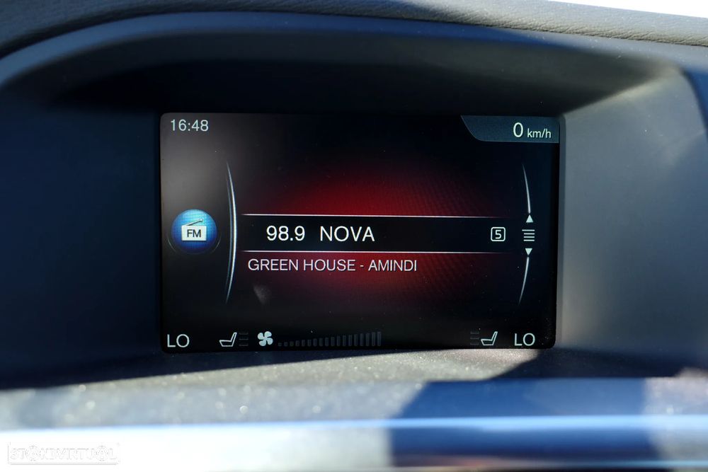 Volvo V60 D6 Plug-In-Hybrid AWD Geartronic Summum - 16
