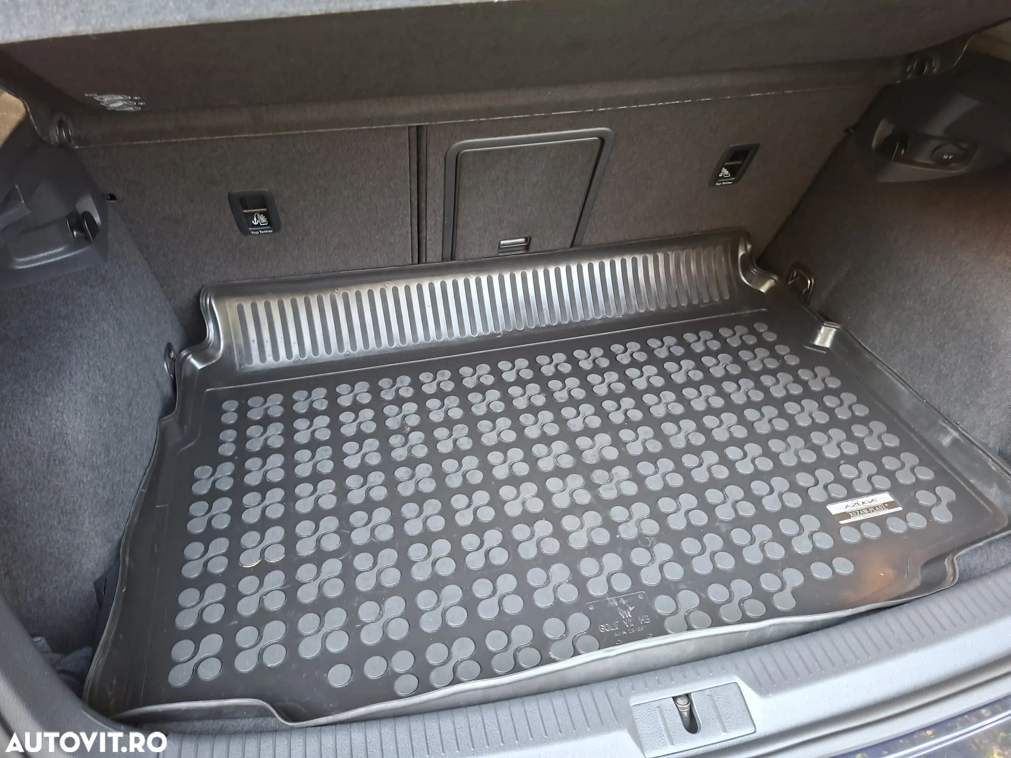 Volkswagen Golf 2.0 TDI BlueMotion Technology Lounge - 14