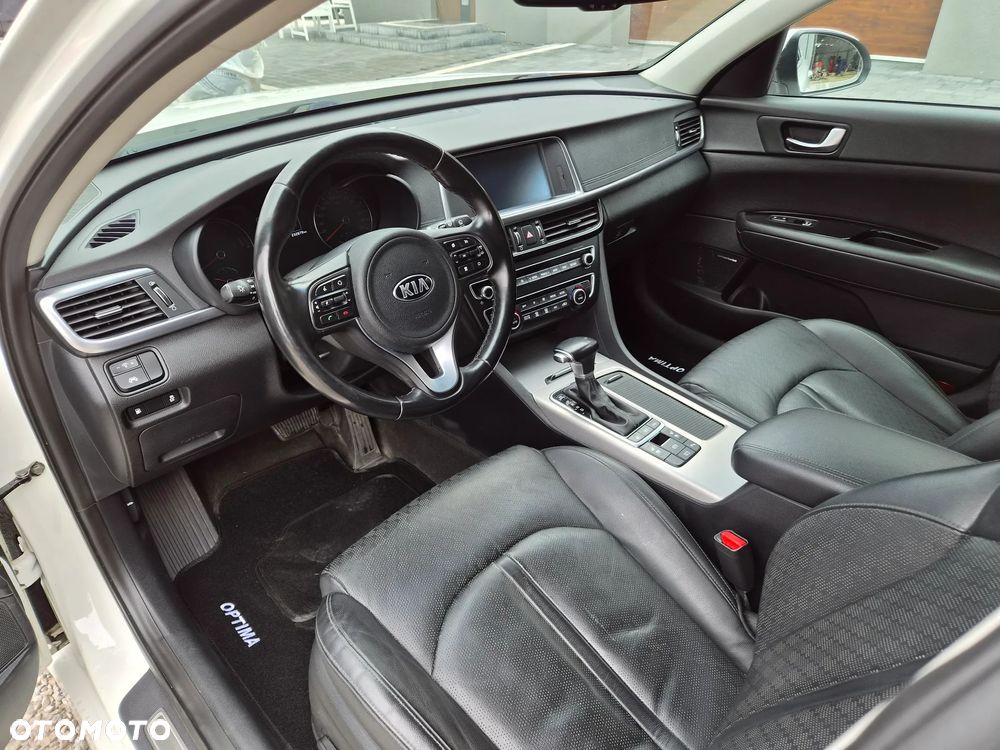 Kia Optima - 16