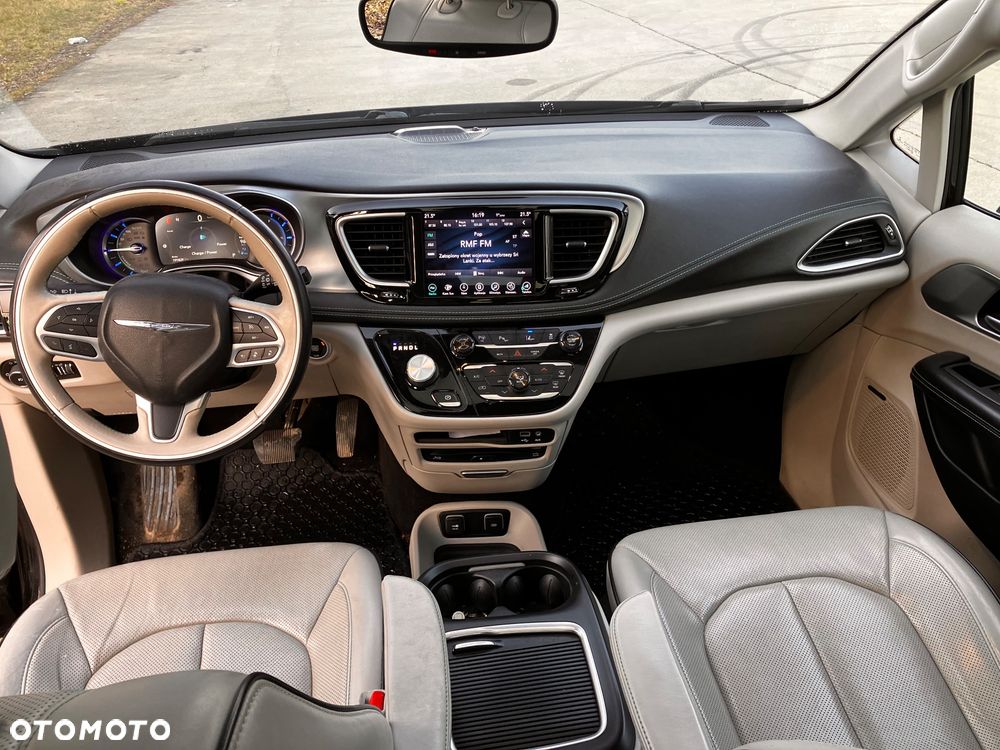 Chrysler Pacifica - 5