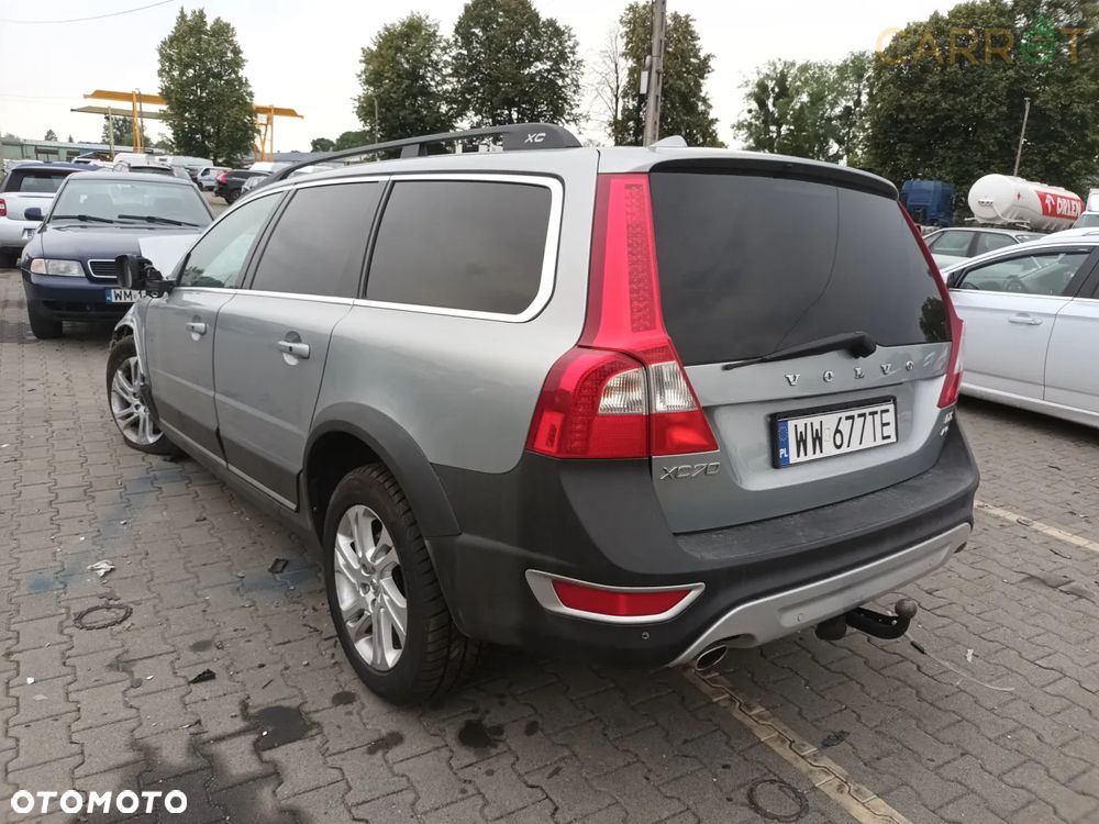 SAMOCHÓD NA CZĘŚCI -Volvo XC70 Do założenia w kolor Lakier 477-46  Drzwi Błotnik Ćwiartka Zderzak Klapa Siedzenia  Dostawa GWARANCJA !!! Ćwiartka Drzwi Podłużnica Wanna Cały na części GWARANCJA !!! Przód Tył Zestaw Komplet Drzwi Klapa Zderzak Błotnik Maska Grill Atrapa Szyba Pas Lampa Lusterko Boczki Fotel Kanapa Kokpit Deska Rozdzielcza Przełącznik Włącznik Sterownik Przewody Wiązka Instalacja Moduł Komputer Czujnik Listwa Pompa Alternator Wtryski Głowica Rozrusznik Kompresor Sprzęgło Dwumas Silnik Skrzynia ABS Klimatyzacji Paliwa Wspomagania Kolektor Turbina Przepustnica Zawór Chłodnica Koło Hak Belka Sanki Zawieszenie Mcpherson Półoś Amortyzator Wydech Tłumik Zacisk Most - 8