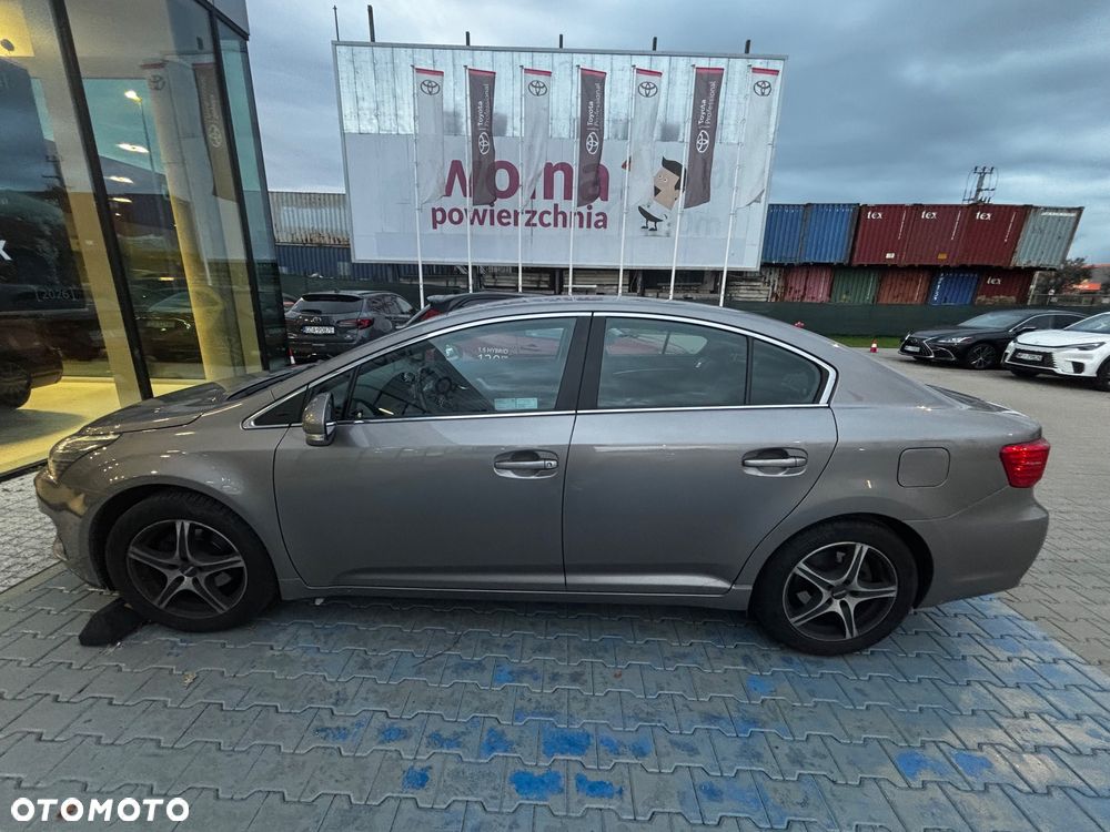 Toyota Avensis 2014 photo 2