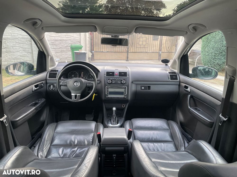 Volkswagen Touran - 28