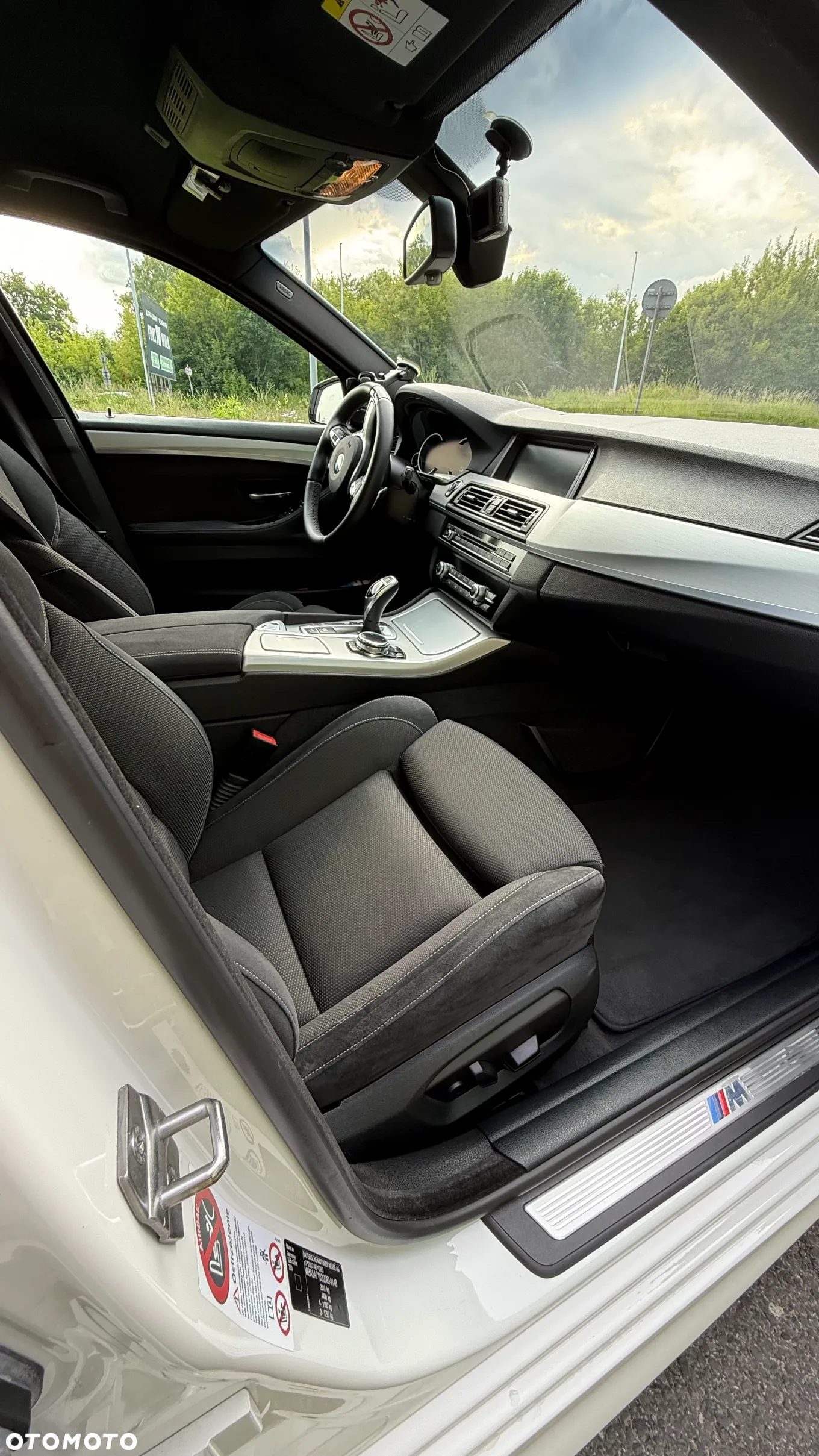 BMW Seria 5 528i xDrive - 15