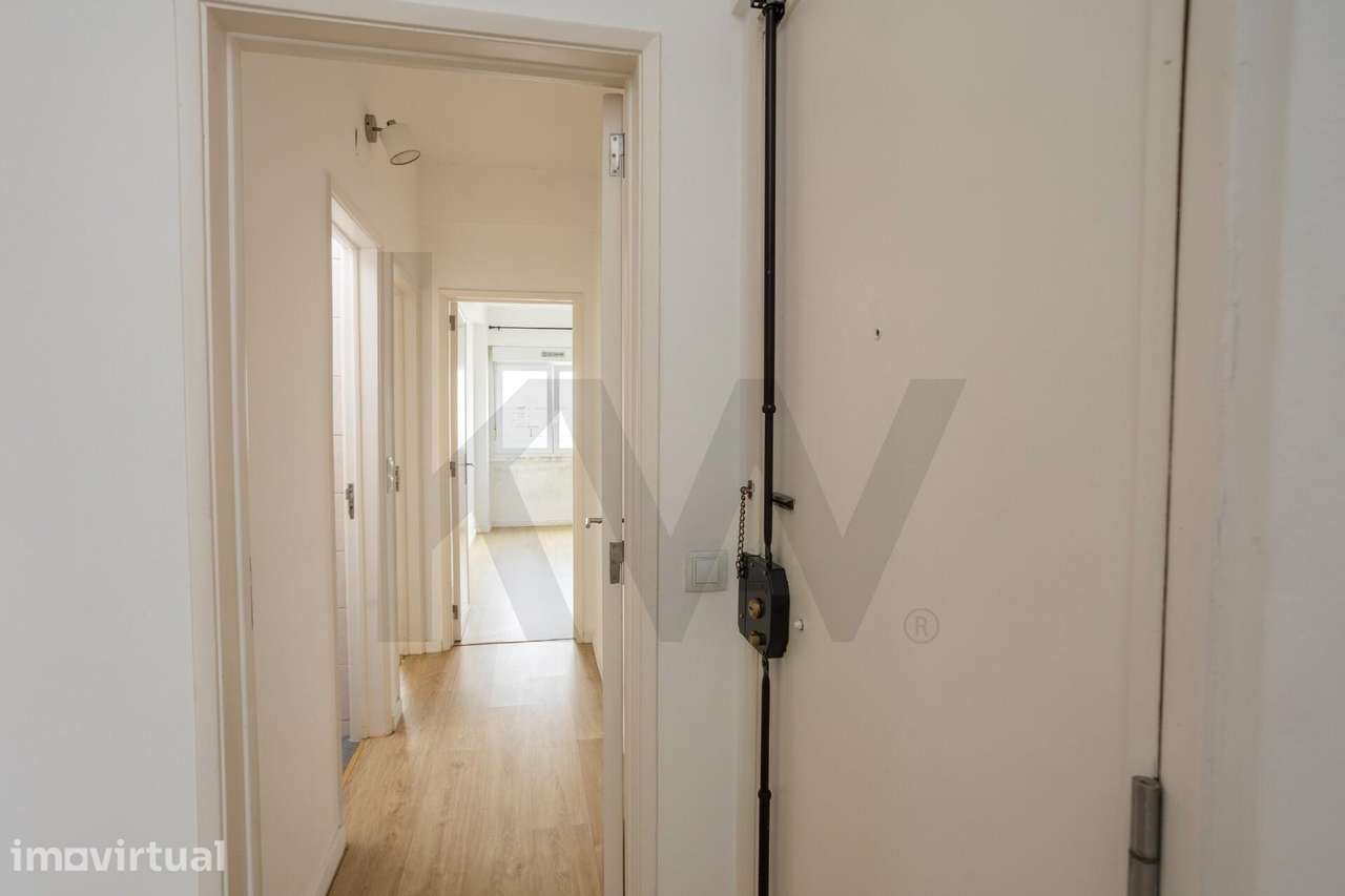 Apartamento T2 em Benfica com varanda - Grande imagem: 3/21