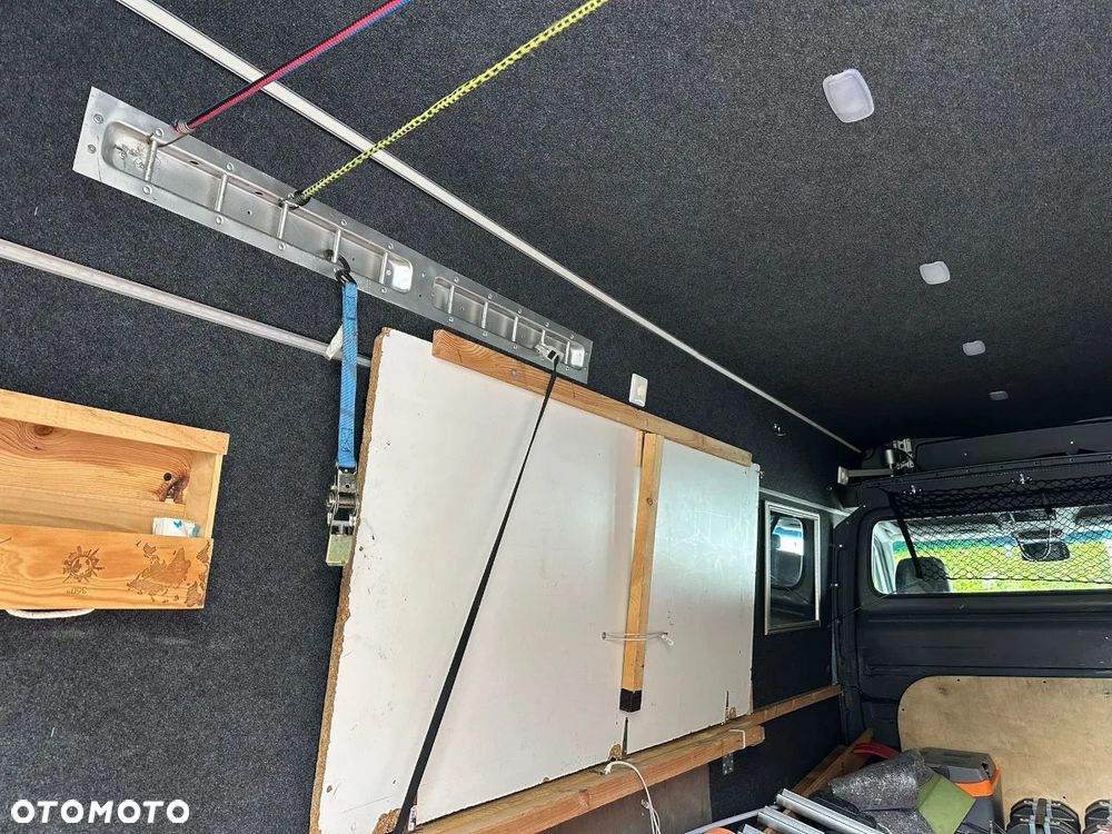 Mercedes-Benz Sprinter - 15