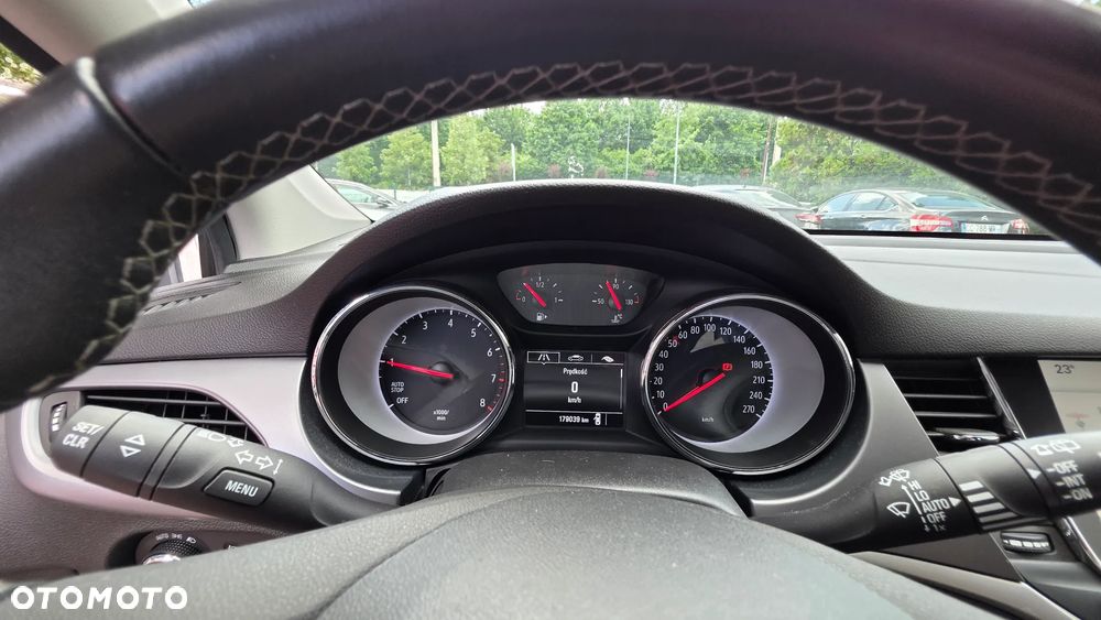 Opel Astra 1.0 T Essentia S&S - 11