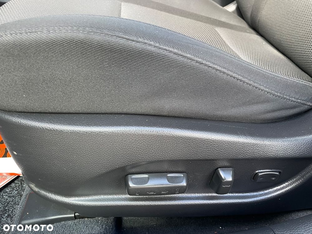 Hyundai i40 i40cw 1.7 CRDi Fifa World Cup Edition - 9