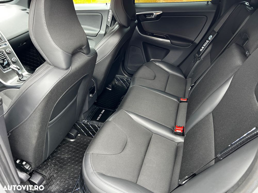 Volvo XC 60 D4 Geartronic Momentum - 16