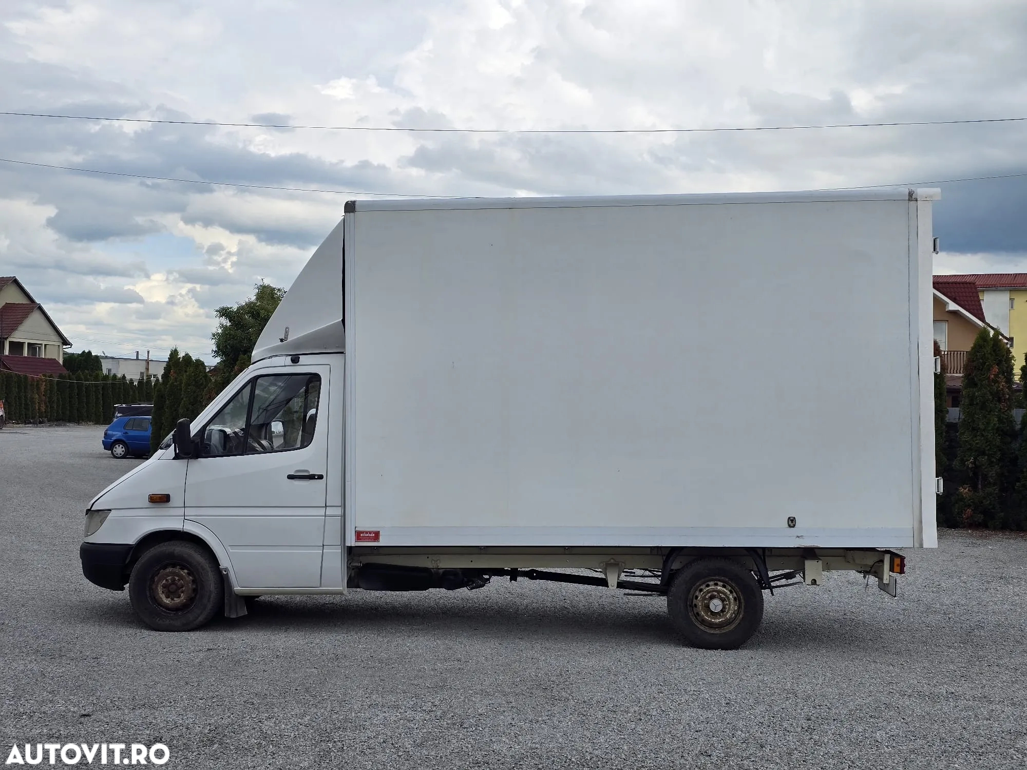 Mercedes-Benz Sprinter - 11