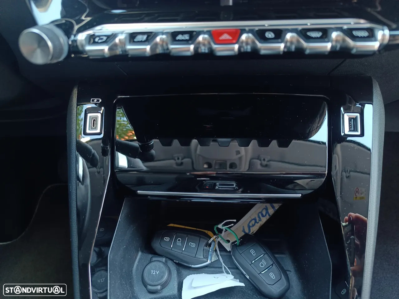 Peugeot 208 PureTech 100 EAT8 Allure - 24