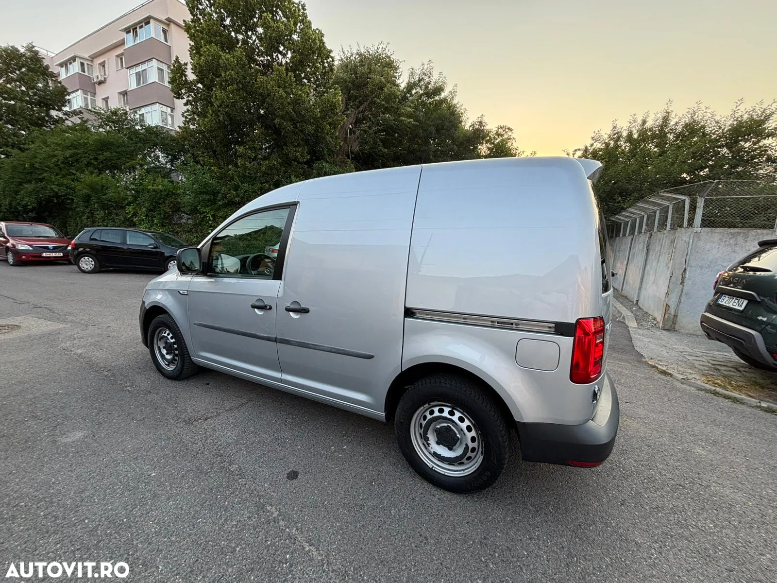 Volkswagen Caddy 1.4 BiFuel TGI (5-Si.) DSG Comfortline - 4