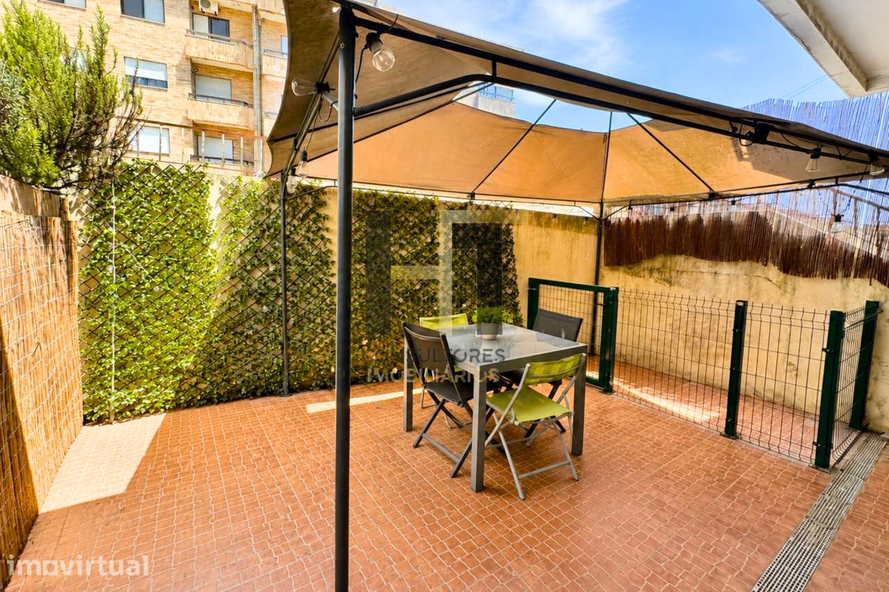 Apartamento T3 com 3 Frentes, Terraço e Garagem Fechada em Águas San - Grande imagem: 2/27