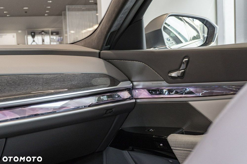 BMW Seria 7 - 26
