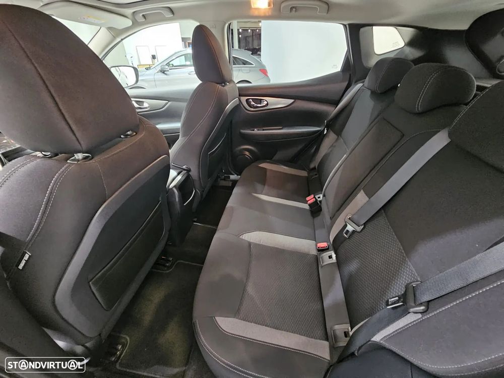 Nissan Qashqai 1.5 dCi N-Connecta J18 - 11