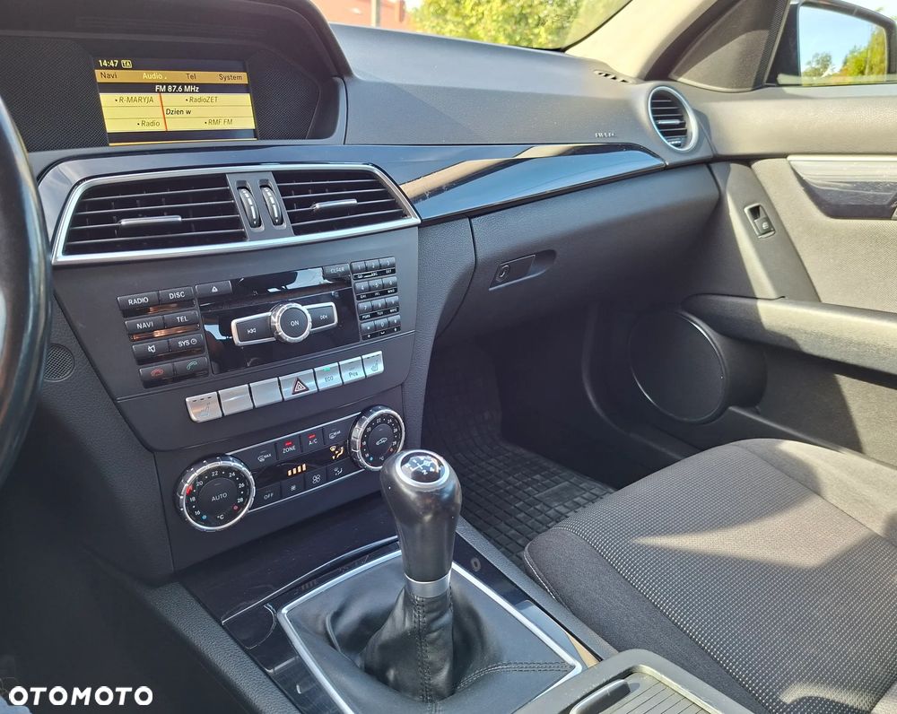 Mercedes-Benz Klasa C 180 CGI BlueEFFICIENCY - 28