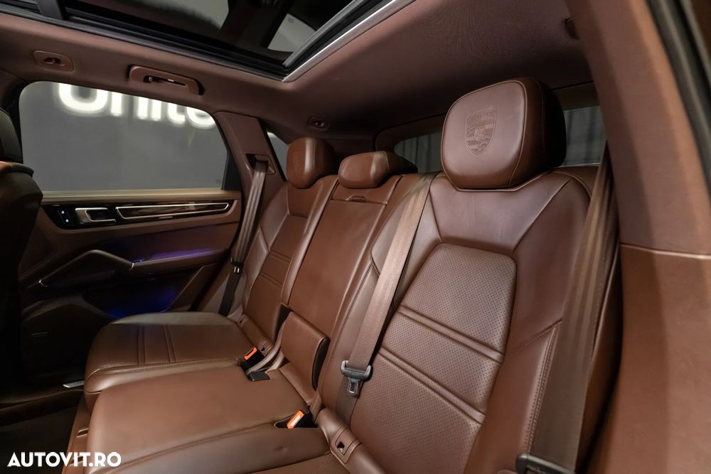Porsche Cayenne - 30