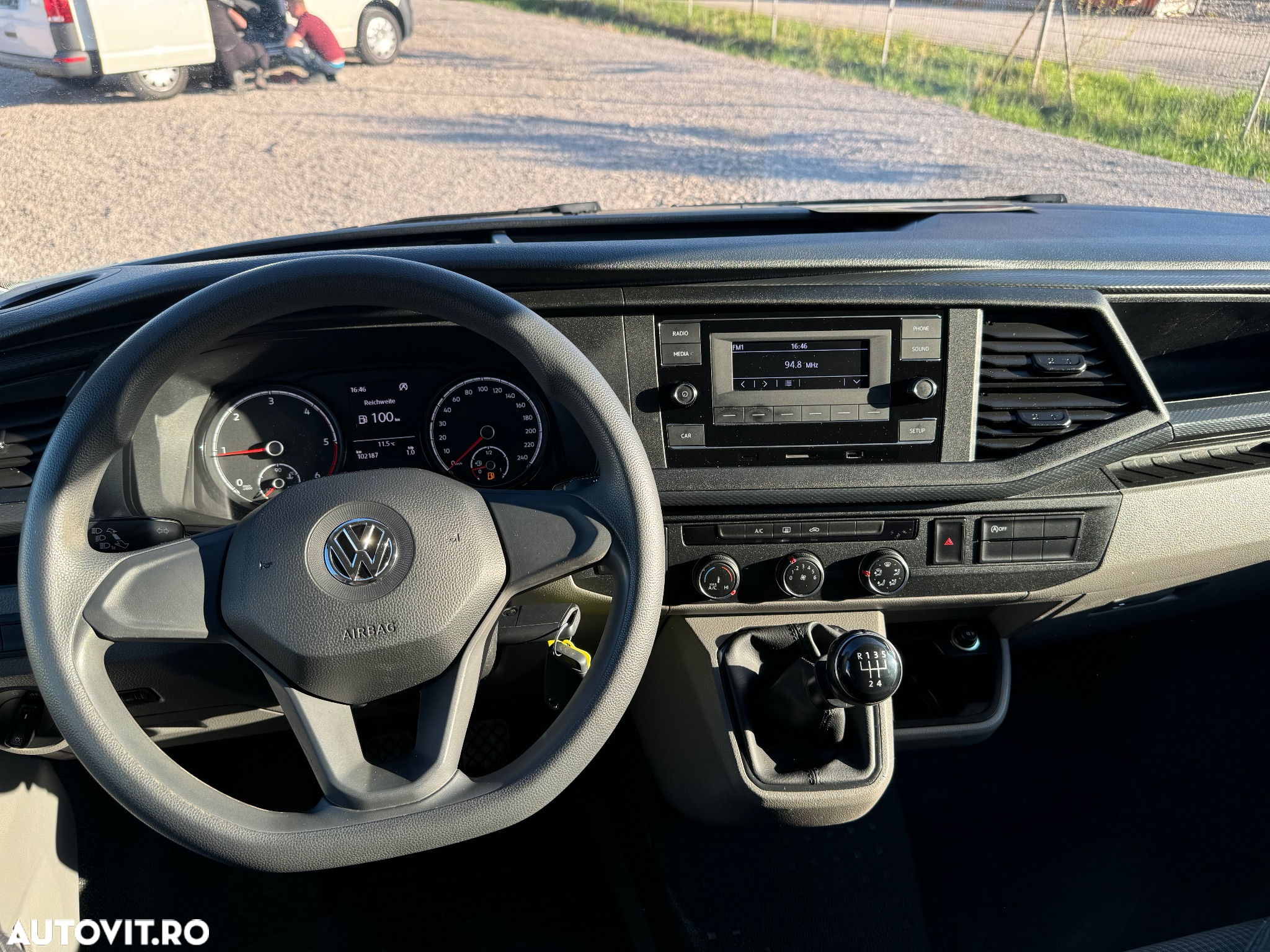 Volkswagen Transporter - 25