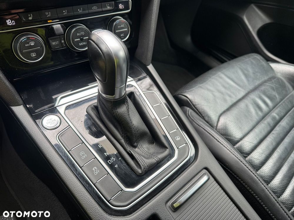 Volkswagen Passat 2.0 TDI SCR DSG Highline - 29