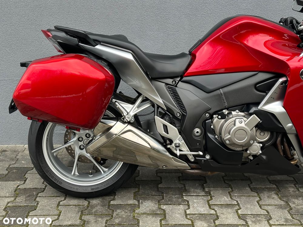 Honda VFR - 9