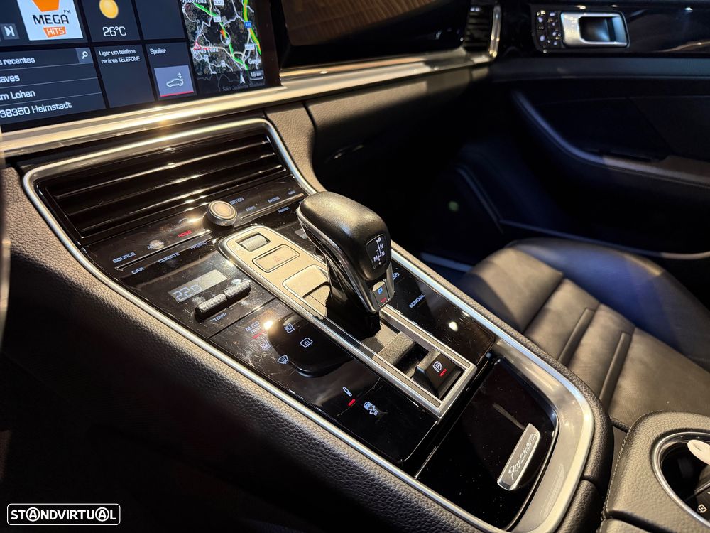 Porsche Panamera Sport Turismo 4 E-Hybrid Platinum Edition - 30