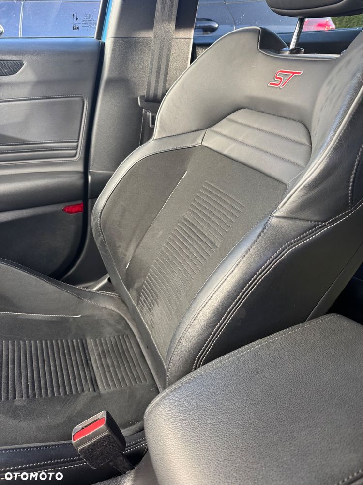 Ford Focus 2.3 EcoBoost ST - 36